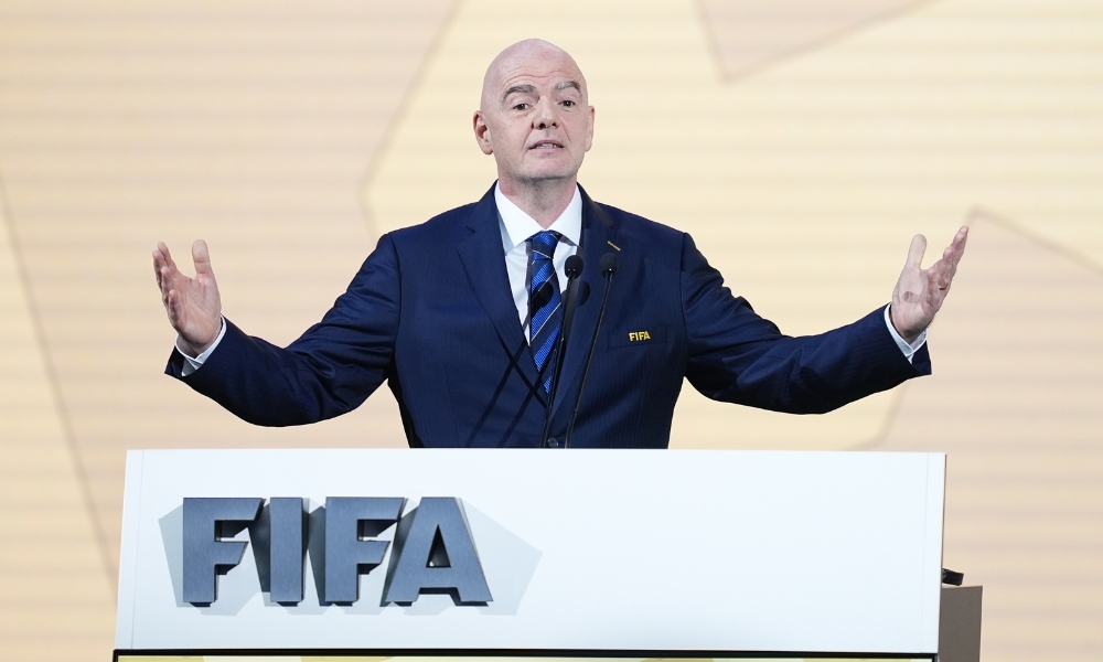 蓝鲸直播APP：英媒：阿森纳和热刺在关注顿涅茨克矿工中场苏达科夫